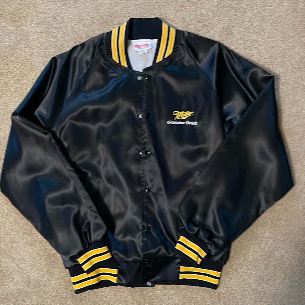 Large satin Miller Genuine Draft jacket. Excellent condition. Soft lining.
